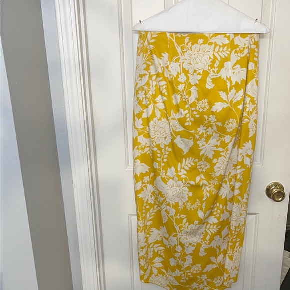 Amir Yellow Floral Two-Piece Set - Picture 7 of 16